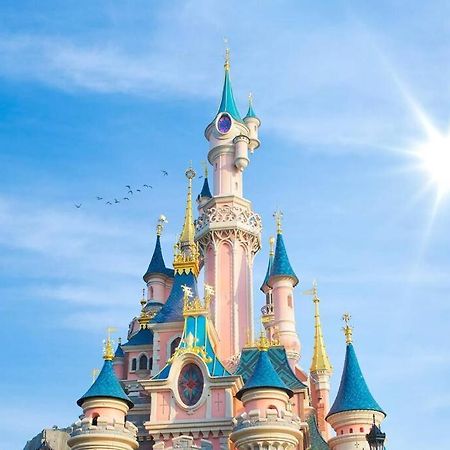 The Art Of Disney Chessy Kültér fotó