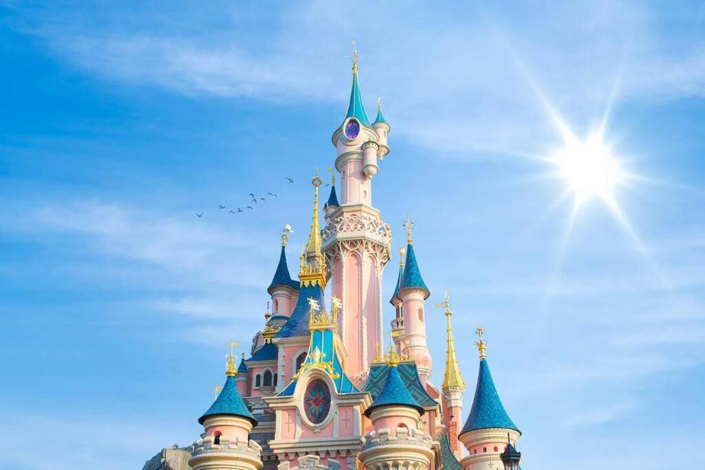 The Art Of Disney Chessy Kültér fotó